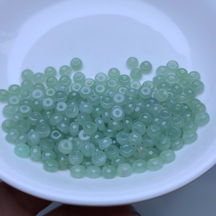 散珠翡翠卡2.8乘4.6冰果绿算盘60个单圈