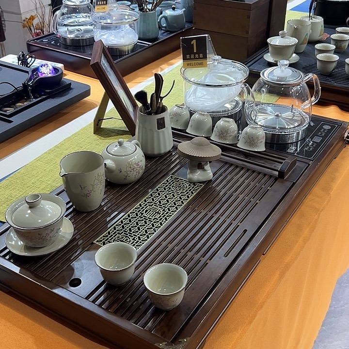 不用来咯你也是早点回家睡觉