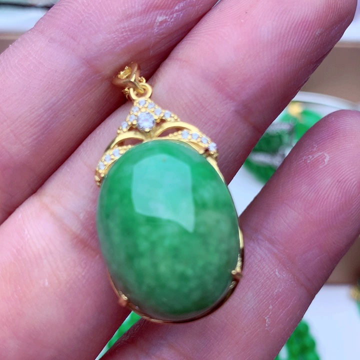 翡翠未镶嵌吊坠(不含链)