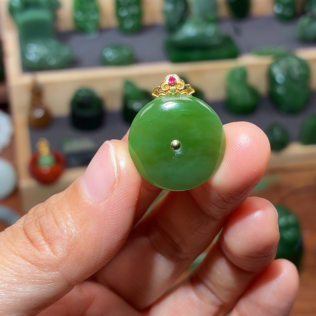 和田玉（碧玉）18K金镶嵌颈饰