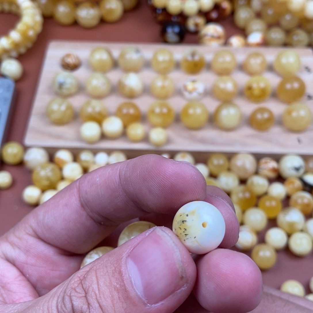 蜜蜡裸石未镶嵌可***?蜜蜡