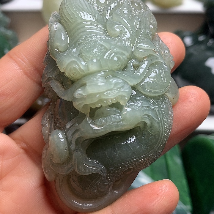 允***儿和田玉未镶嵌颈饰