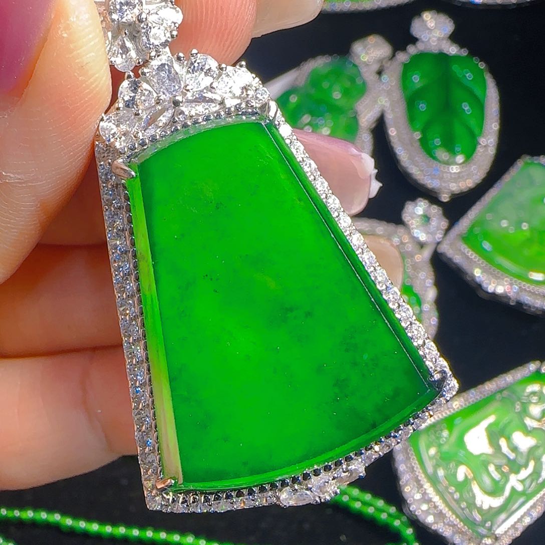 翡翠吊坠(赠链)银S925镶嵌