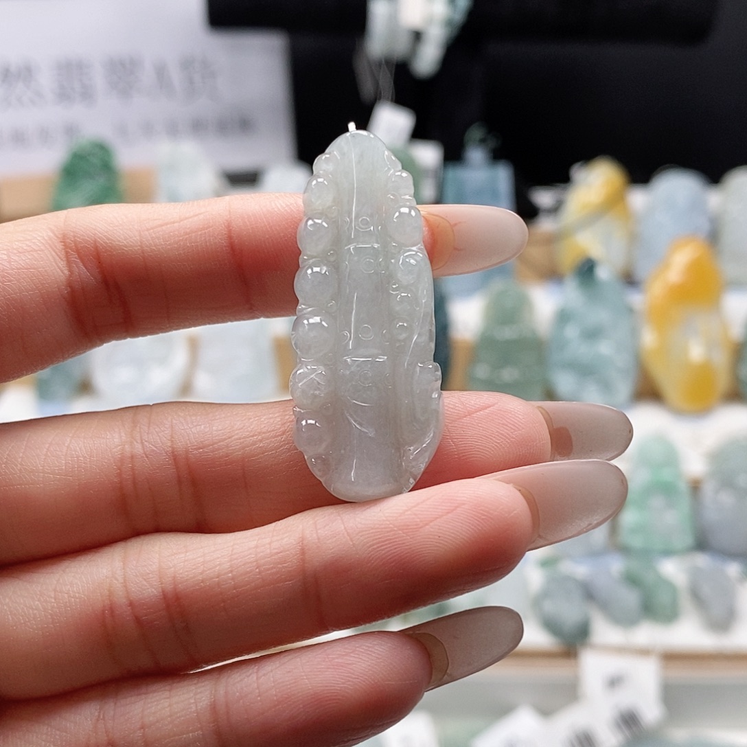 翡翠未镶嵌颈饰M h