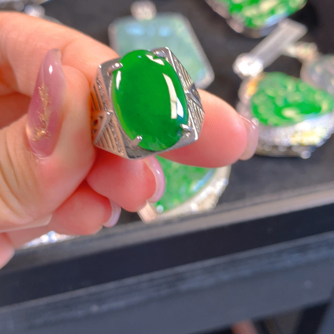 翡翠颈饰银S925镶嵌翡翠