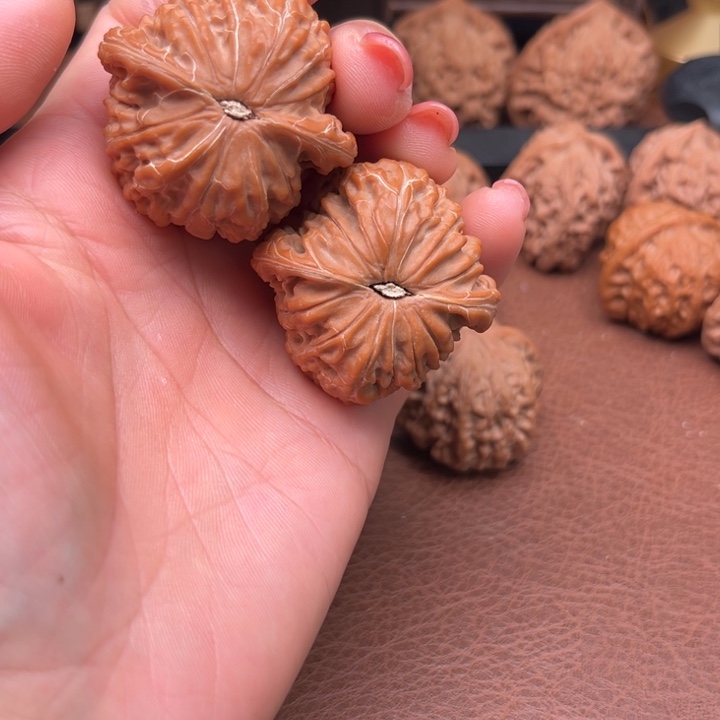 墨***漠吊坠文玩核桃磨盘