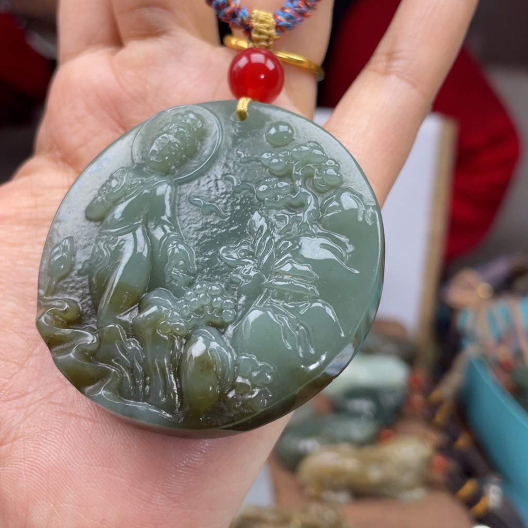 和田玉颈饰未镶嵌