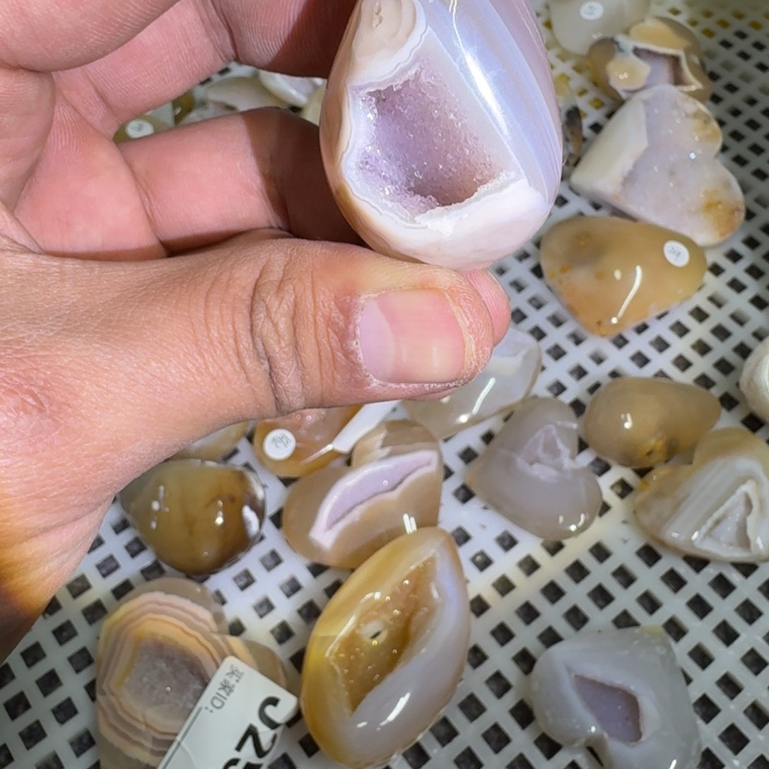 未镶嵌水晶大型摆件（非配饰）