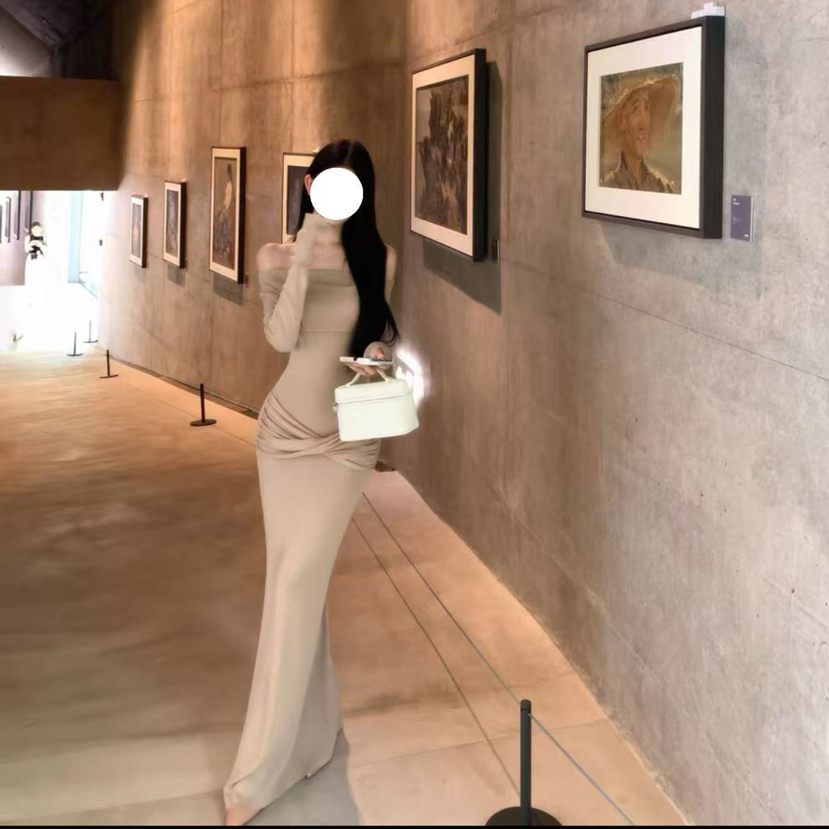 【栗木之秋】一字肩扭结长袖针织裙翻领包臀长款连衣裙