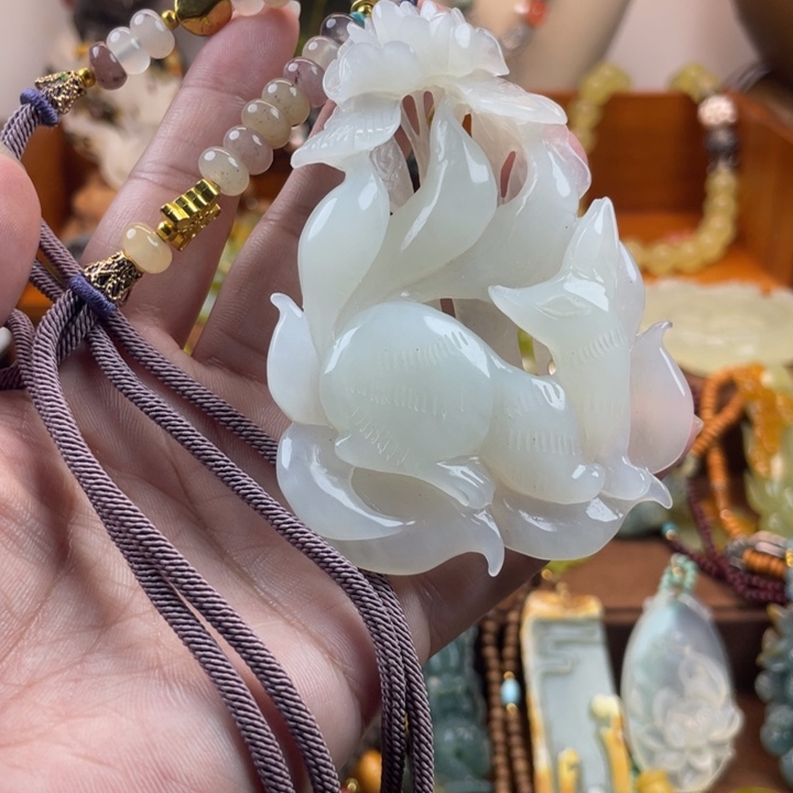 蛇纹石玉未镶嵌吊坠