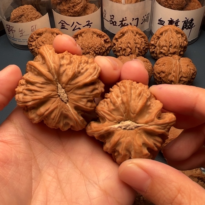木***甬吊坠文玩核桃44全品白狮子