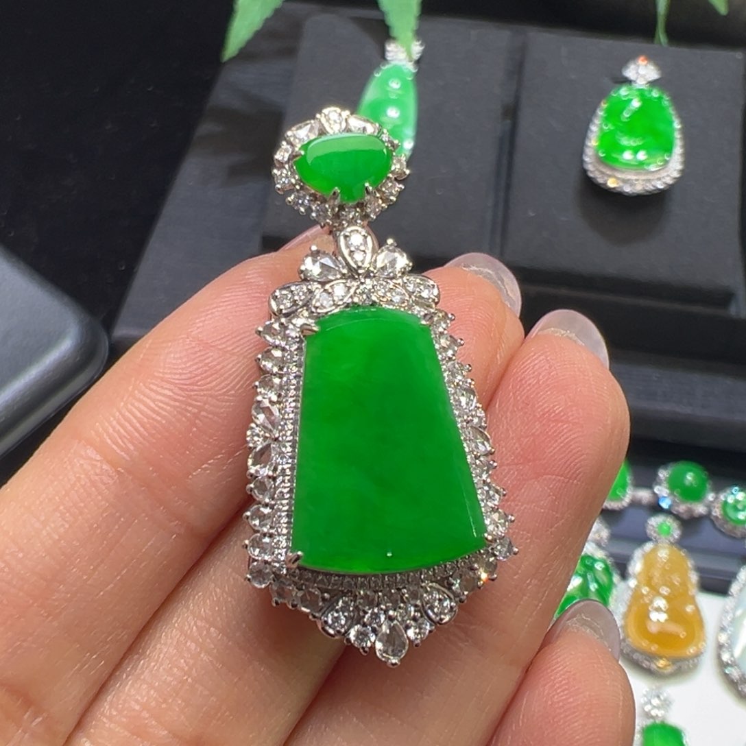 翡翠颈饰18K金镶嵌48小时鉴赏期 超时不退不换