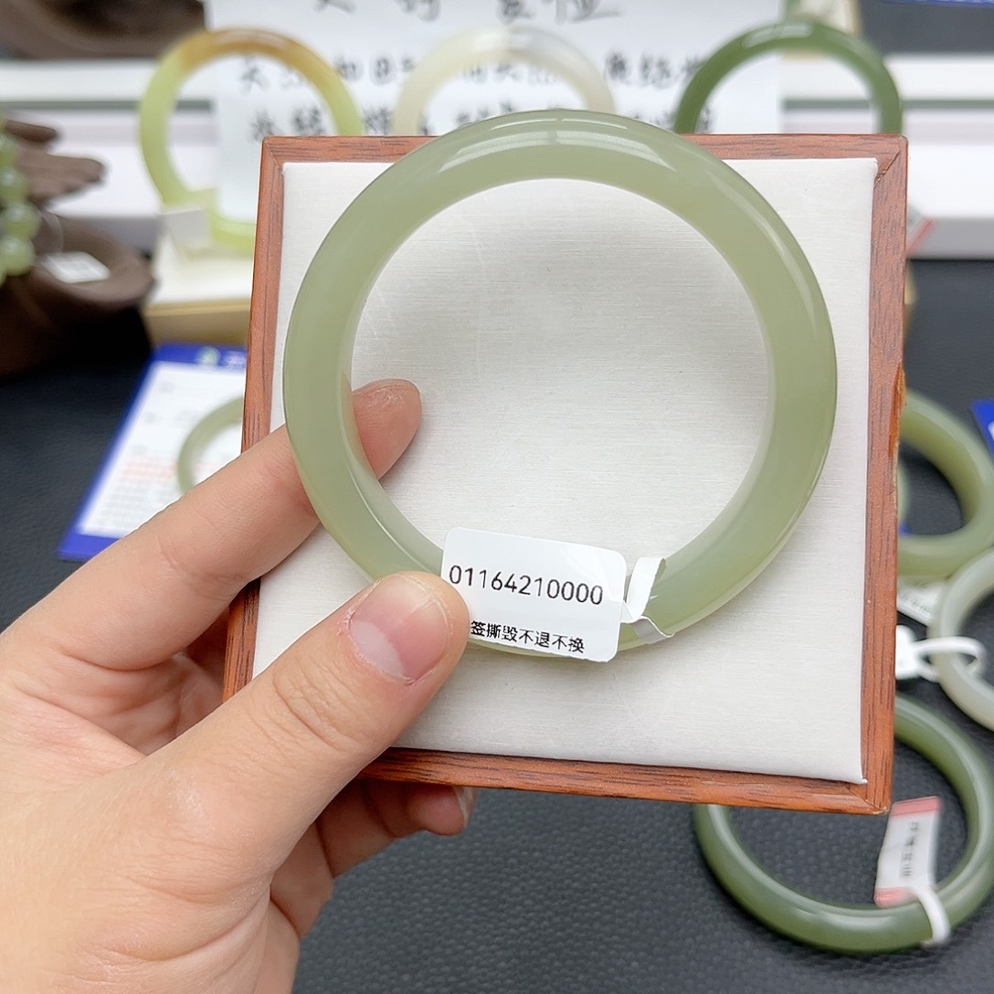 【闪购商品】和田玉手镯未镶嵌