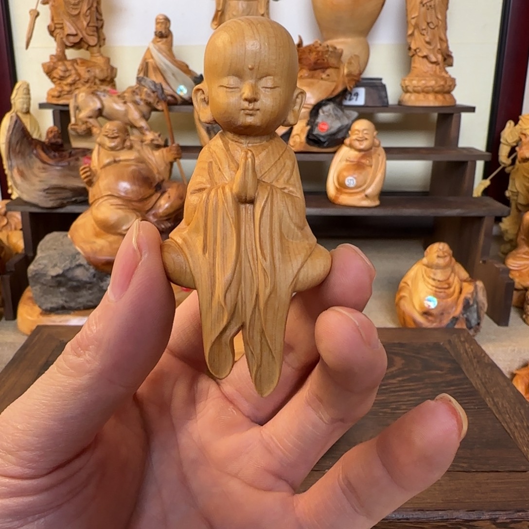 崖柏小木匠艺雕一物一拍