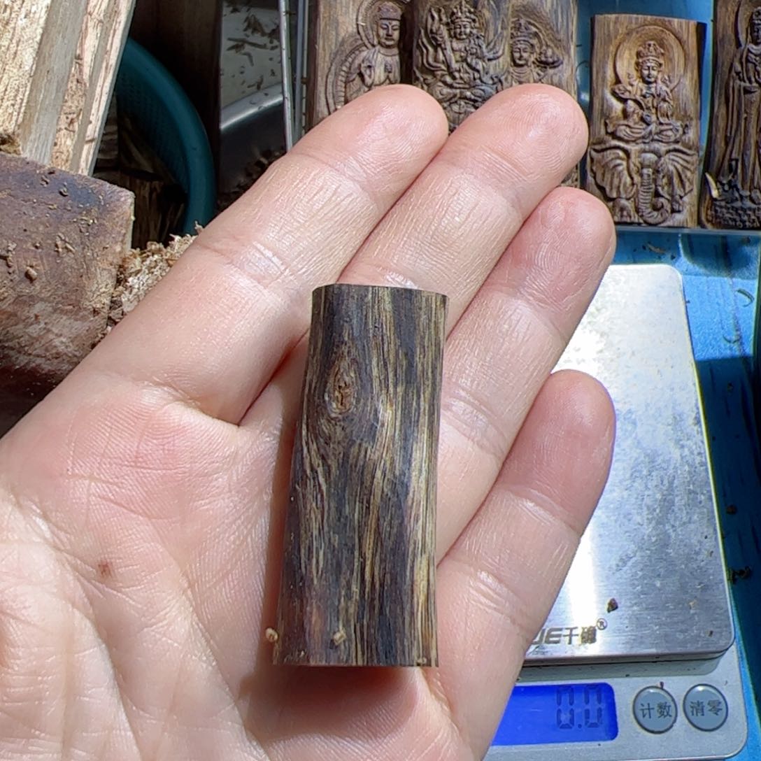 沉香吊坠白棋素牌5.5克