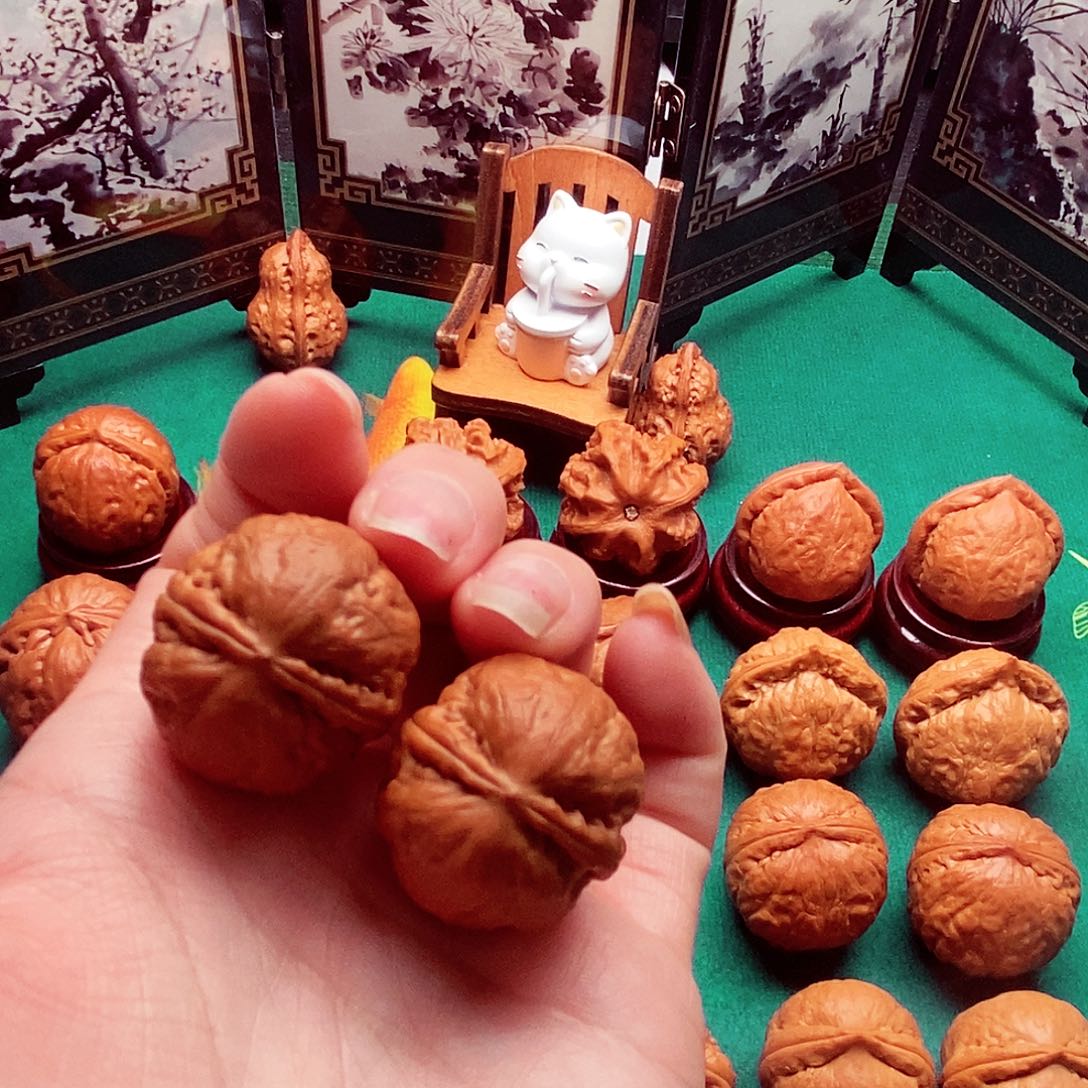 文玩核桃把件铁石