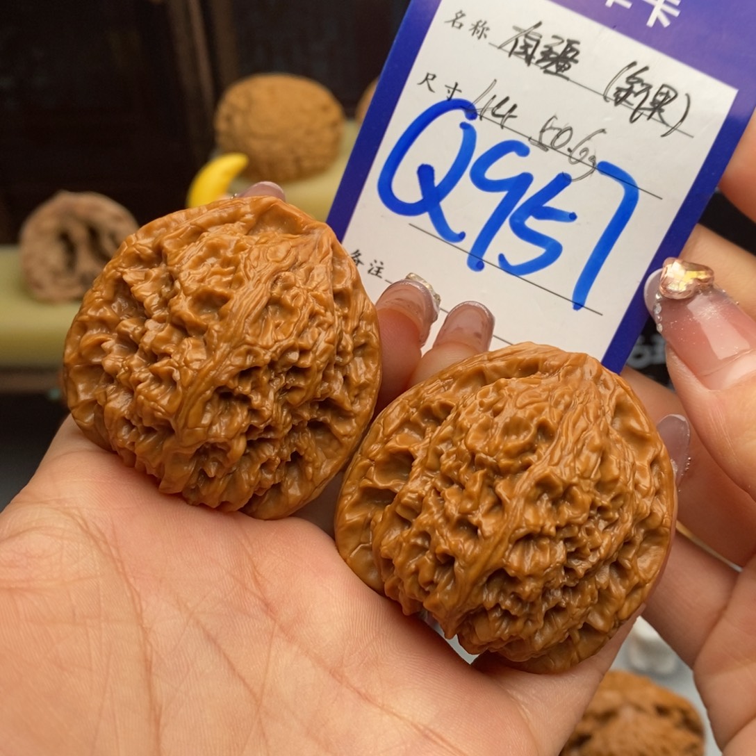 文玩核桃吊坠南疆