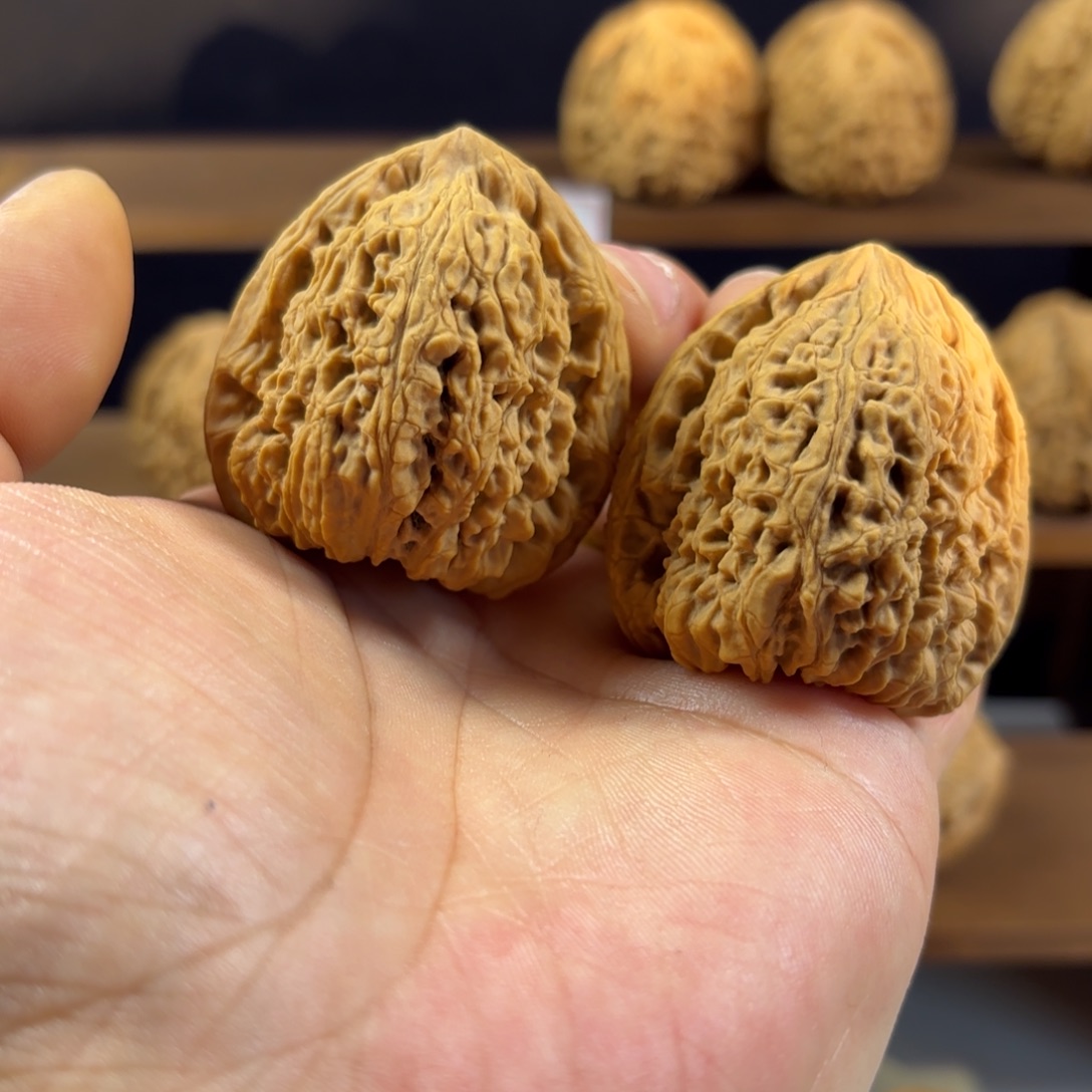 小***叔桃核把件南将40高炮有黄