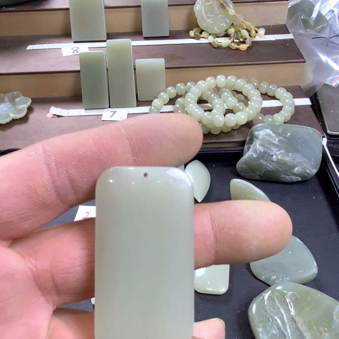 颈饰未镶嵌和田玉孟*056