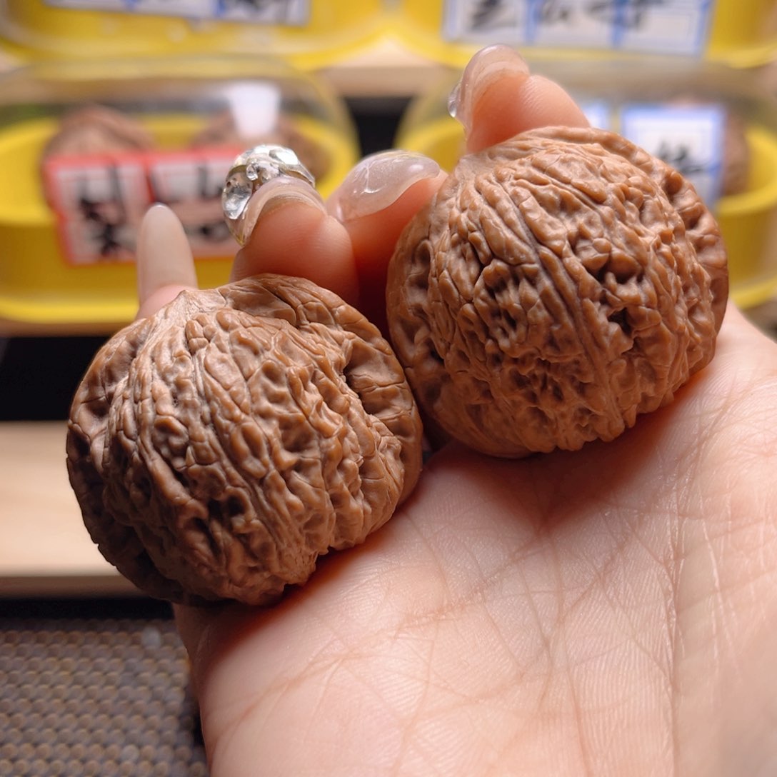 文玩核桃把件泥鳅背