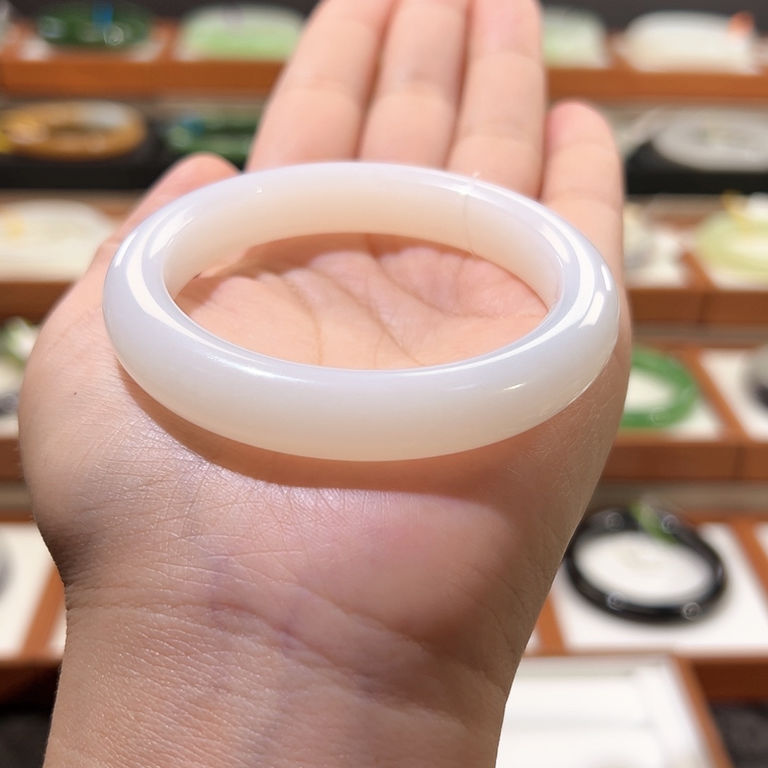 和田玉手镯未镶嵌新疆羊脂白