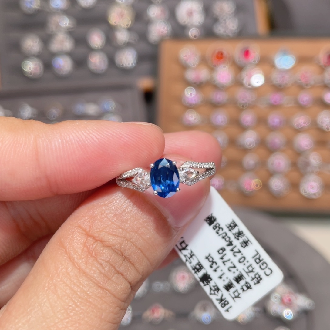 蓝宝石戒指18K金镶嵌1.13ct 皇家蓝