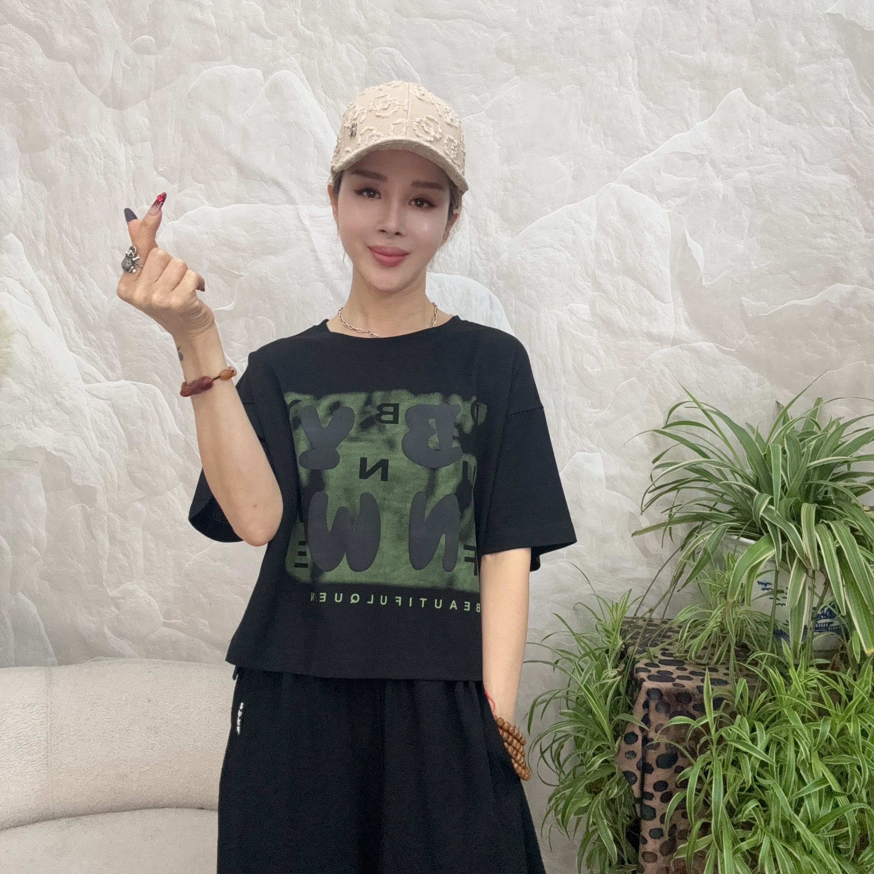 伴月女王新款圆领印花时尚潮绿色大码女装宽松百搭休闲夏季短袖