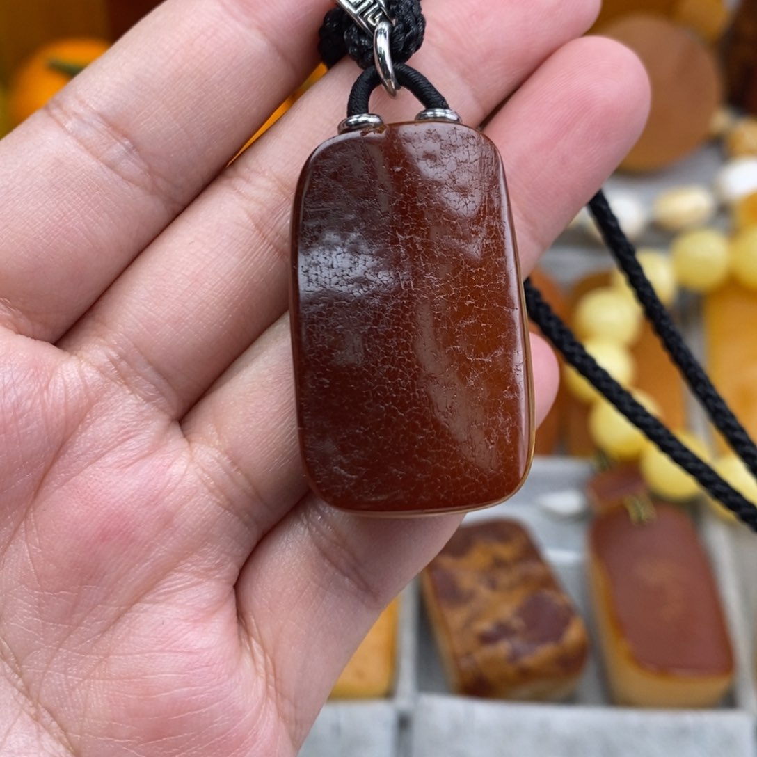 琥珀吊坠(赠链)未镶嵌