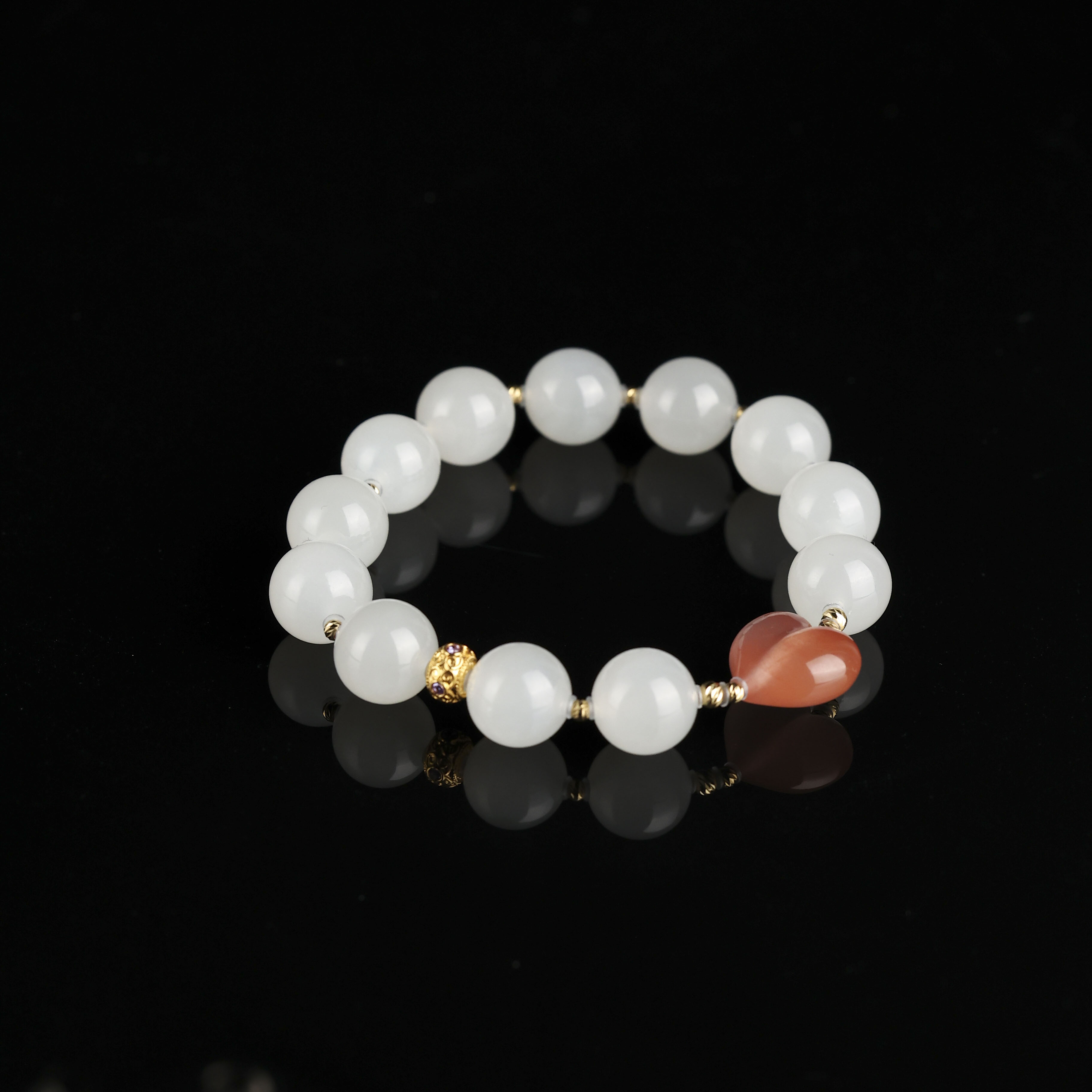 【玉福珠宝】18k金和田玉白玉圆珠南红爱心手串-S3805-华