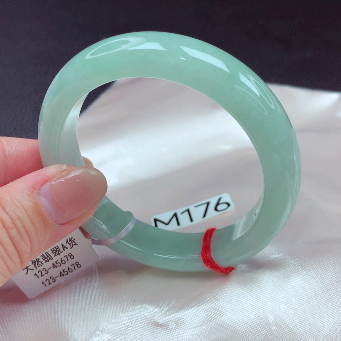 翡翠手镯未镶嵌手镯88