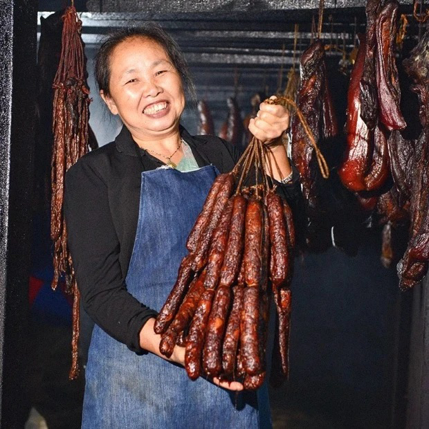 农家新鲜肉纯猪肉烟熏香肠