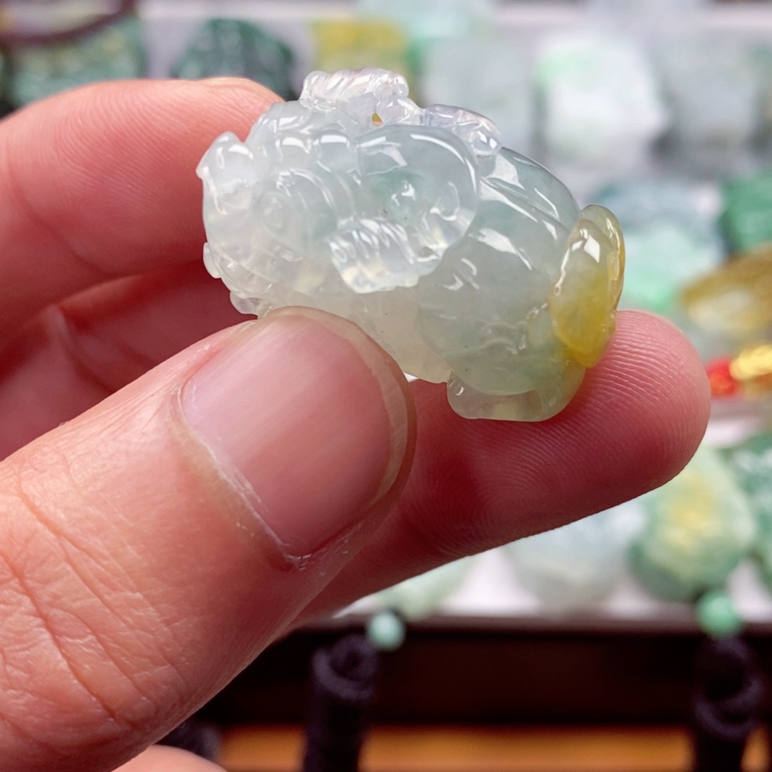 翡翠颈饰未镶嵌翡翠