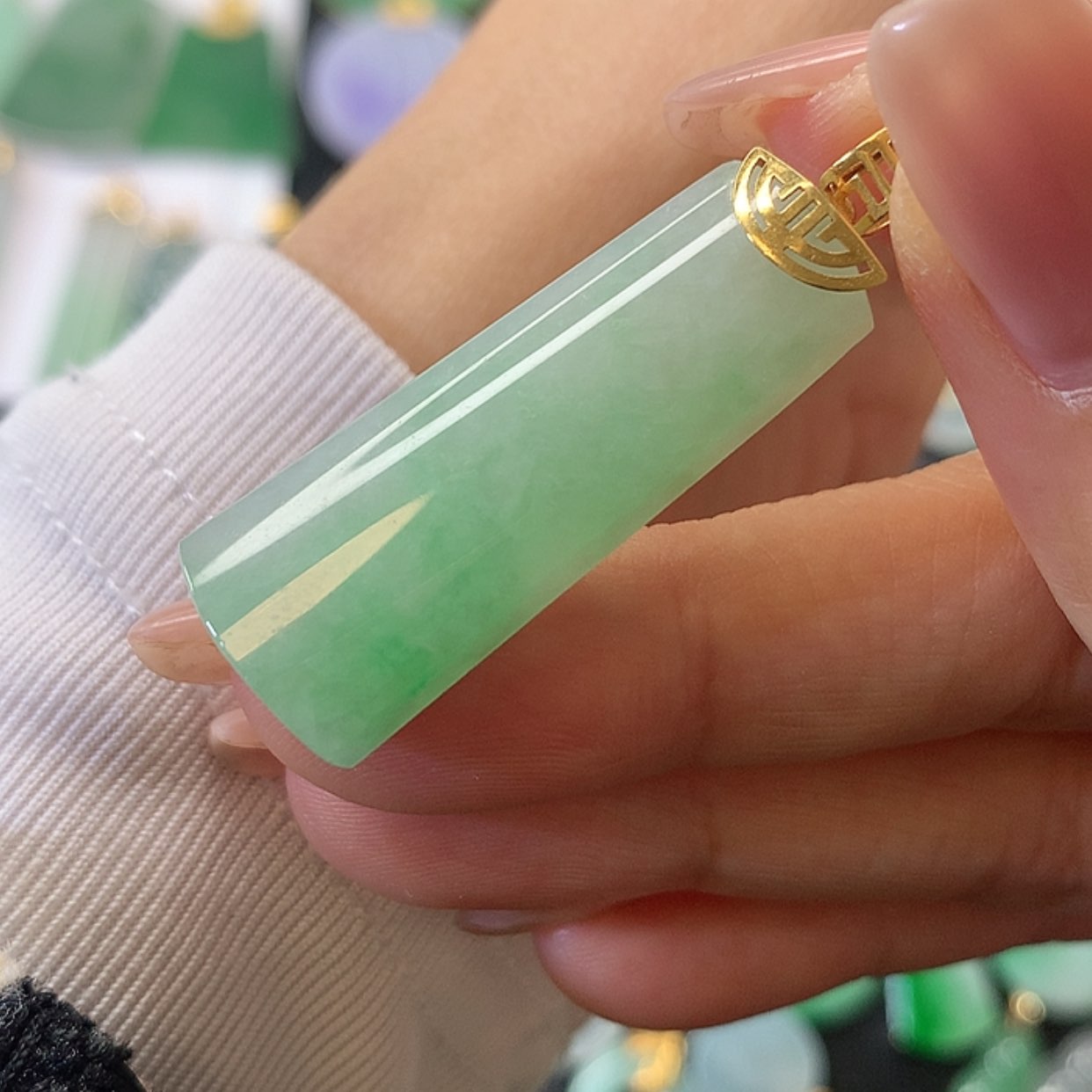 【闪购商品】翡翠吊坠(赠链)18K金镶嵌