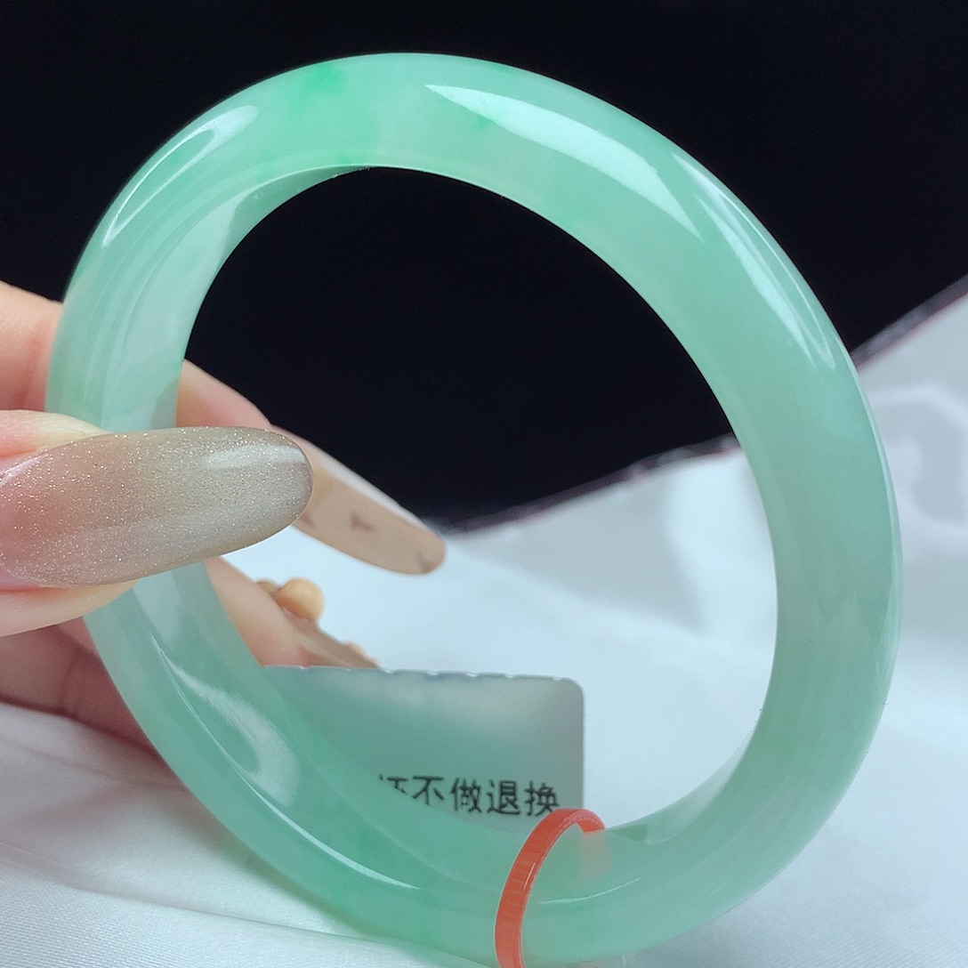翡翠手镯（贵妃镯）未镶嵌54圈3078