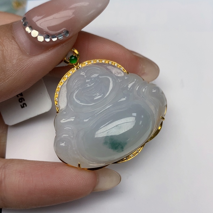 翡翠颈饰18K金镶嵌い****ゝ翡翠