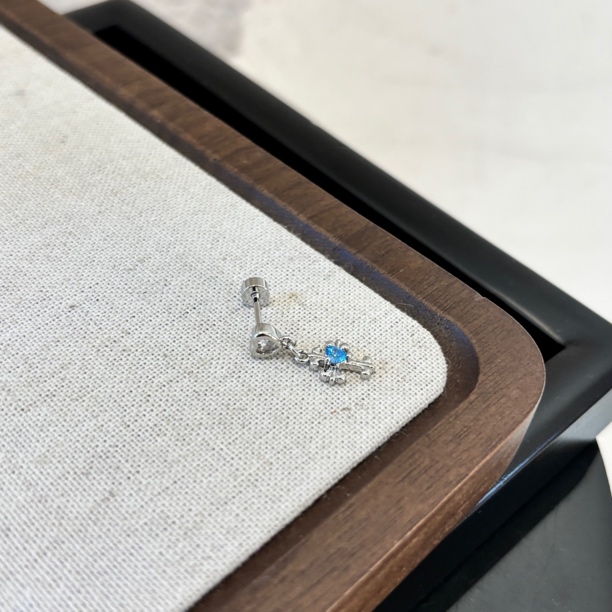 铜合金合成锆石耳饰 蓝爱心十字耳钉EJ1101（一个）