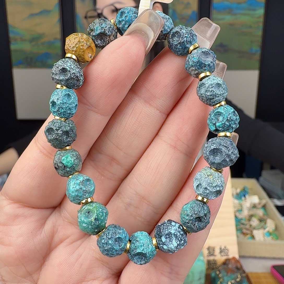 绿松石未镶嵌珠宝奇石