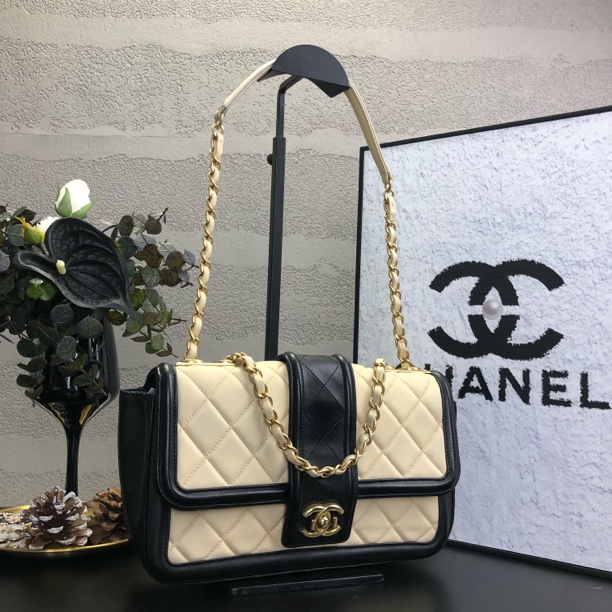 95新 Chanel/香奈儿 米黑拼色CF季节款口盖包 底长27 20开