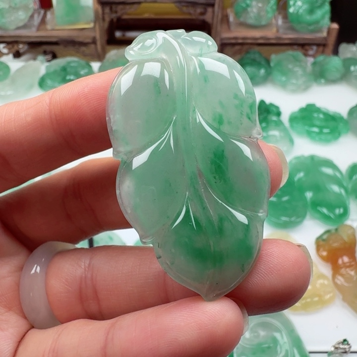 颈饰未镶嵌石英质玉