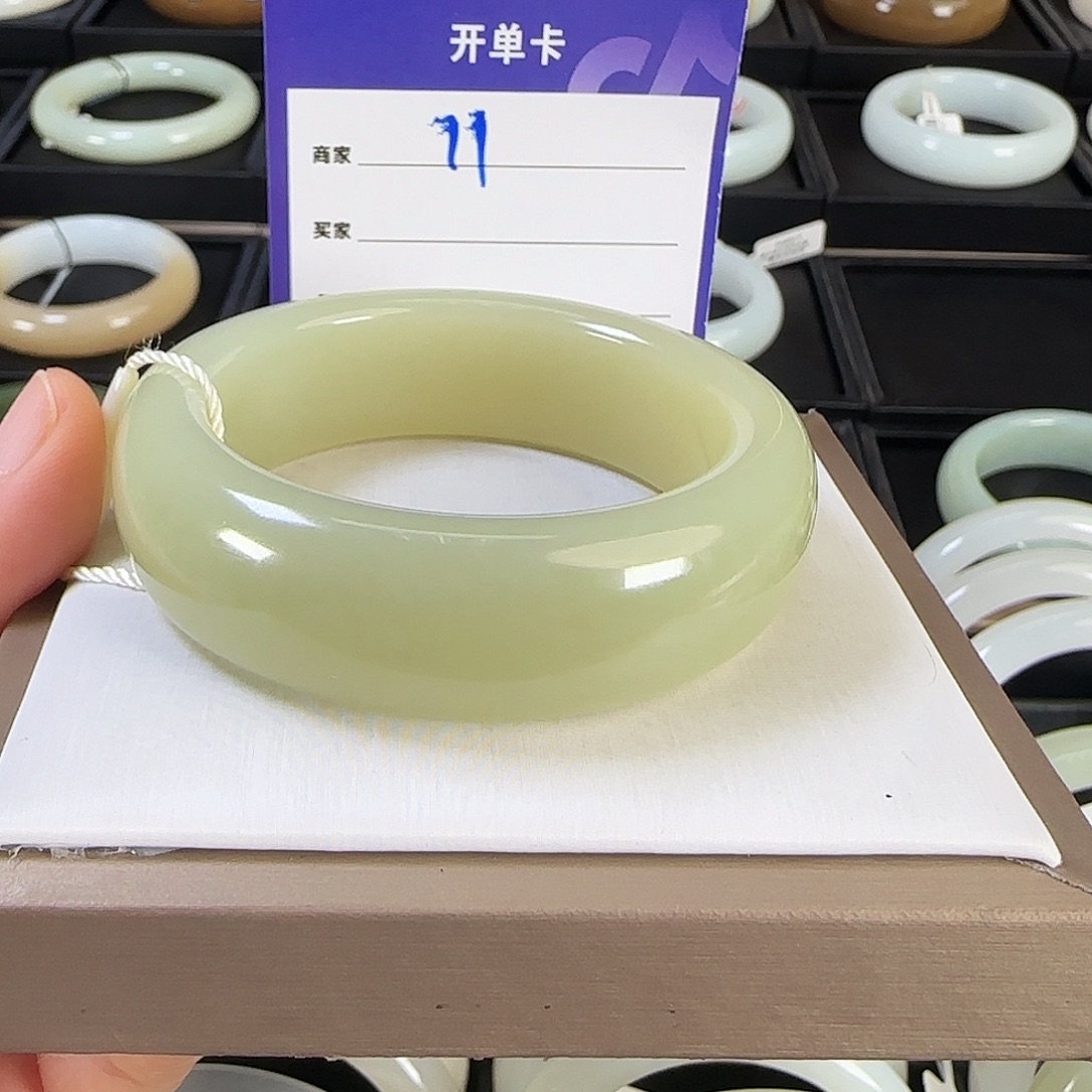 和田玉未镶嵌手镯51.52