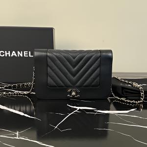 99新 Chanel/香奈儿 黑色珐琅荔枝纹woc斜挎包 C835943 4097