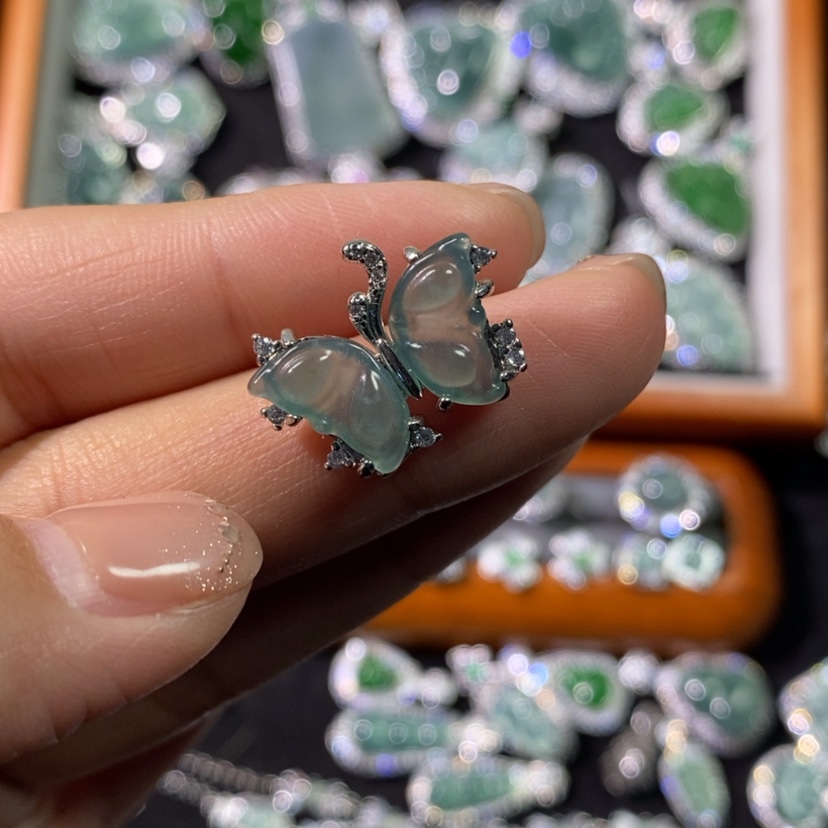 【闪购商品】翡翠颈饰未镶嵌天然