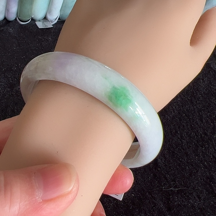 翡翠未镶嵌手镯编号93746圈口60.4