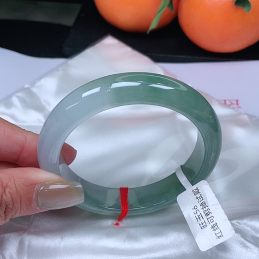 【闪购商品】翡翠手镯未镶嵌娟*?，