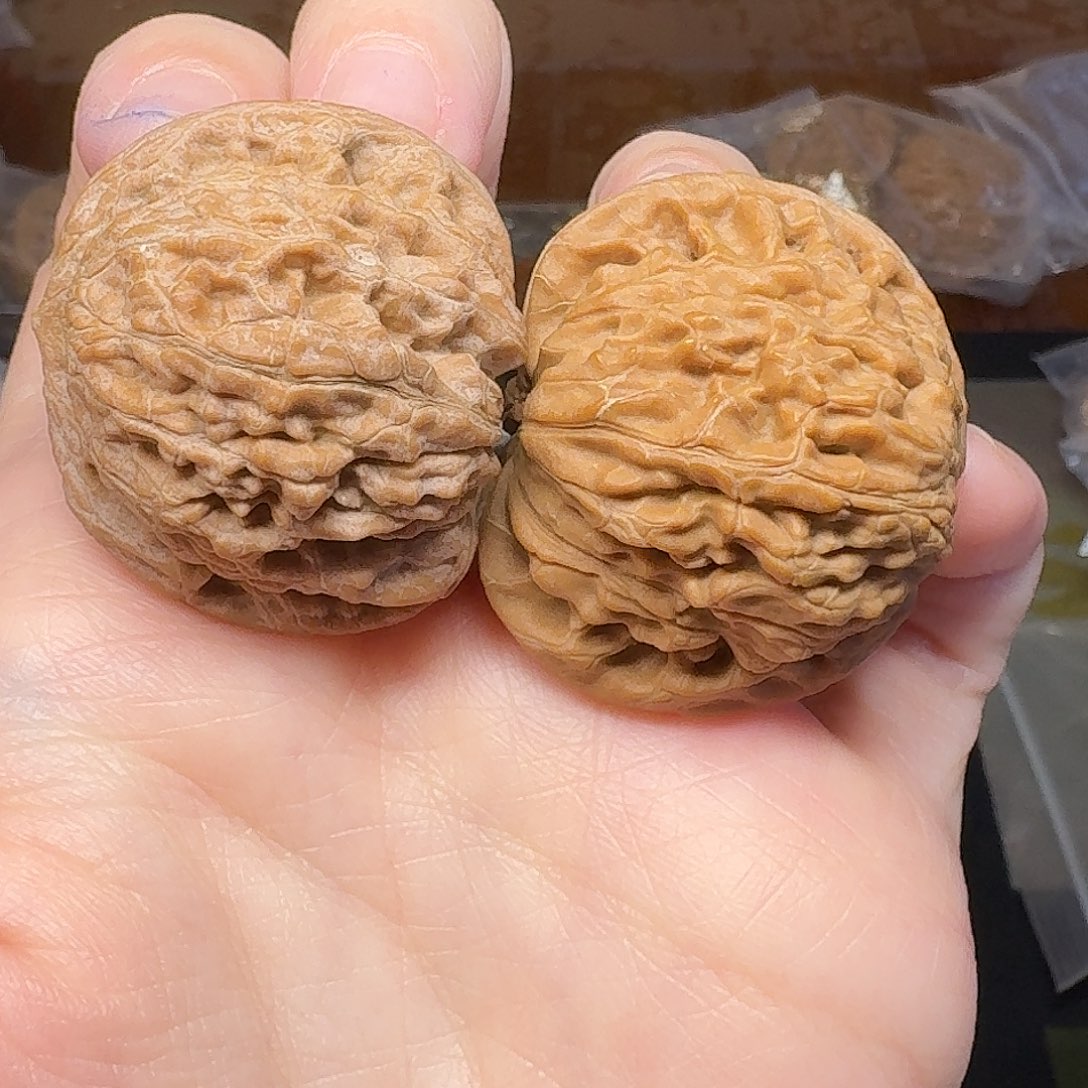 丶***牛文玩核桃吊坠房山磨