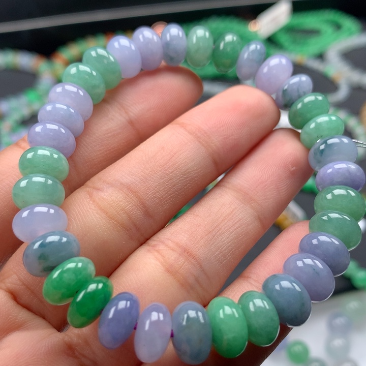 翡翠手镯未镶嵌卡