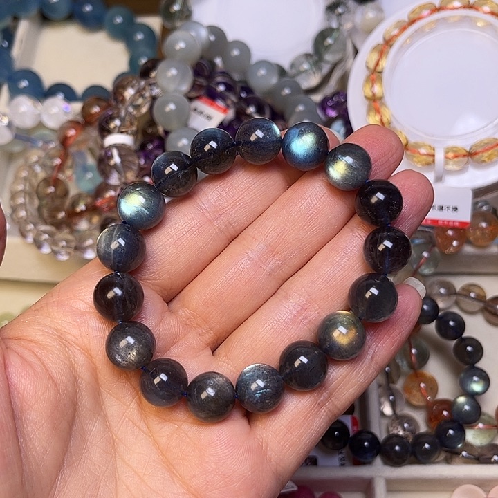 水晶手链未镶嵌是**吖灰月光拉长石