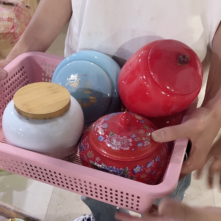 各种器型高档陶瓷茶叶罐储物罐密封罐储茶罐家用防潮