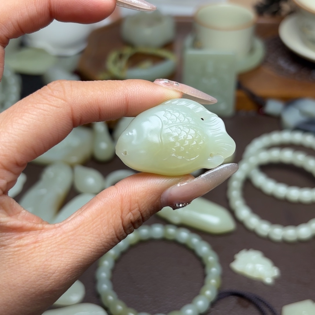 和田玉颈饰未镶嵌