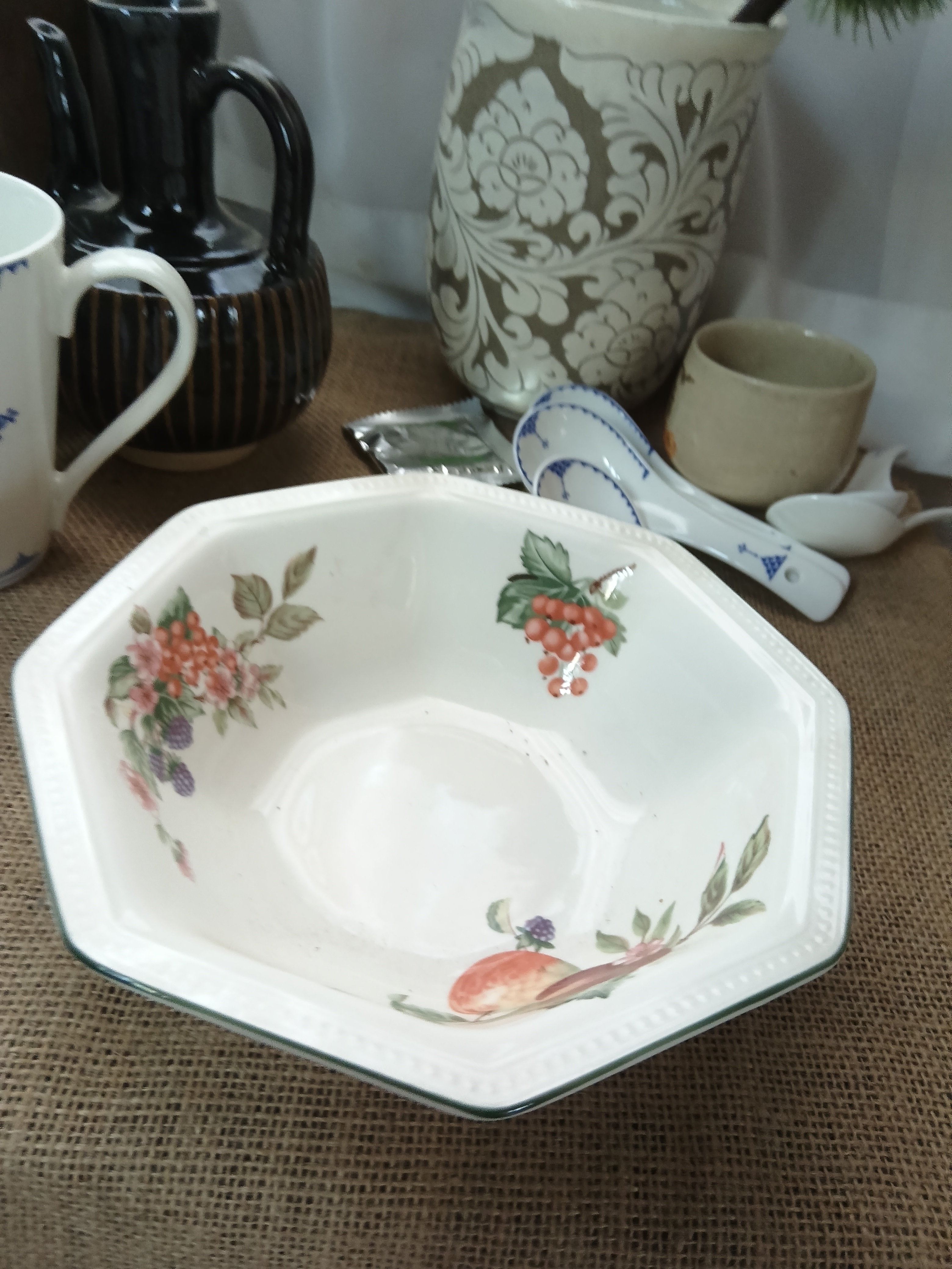 国营尾货八角水果七寸碗一个微瑕